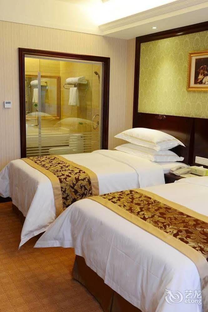 Vienna Hotel Guiyang Exhibition Center Exterior foto